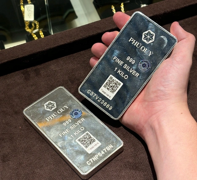 Mua 1 kg bạc, sau 1 tuần lãi gần 7 triệu đồng - Ảnh 1