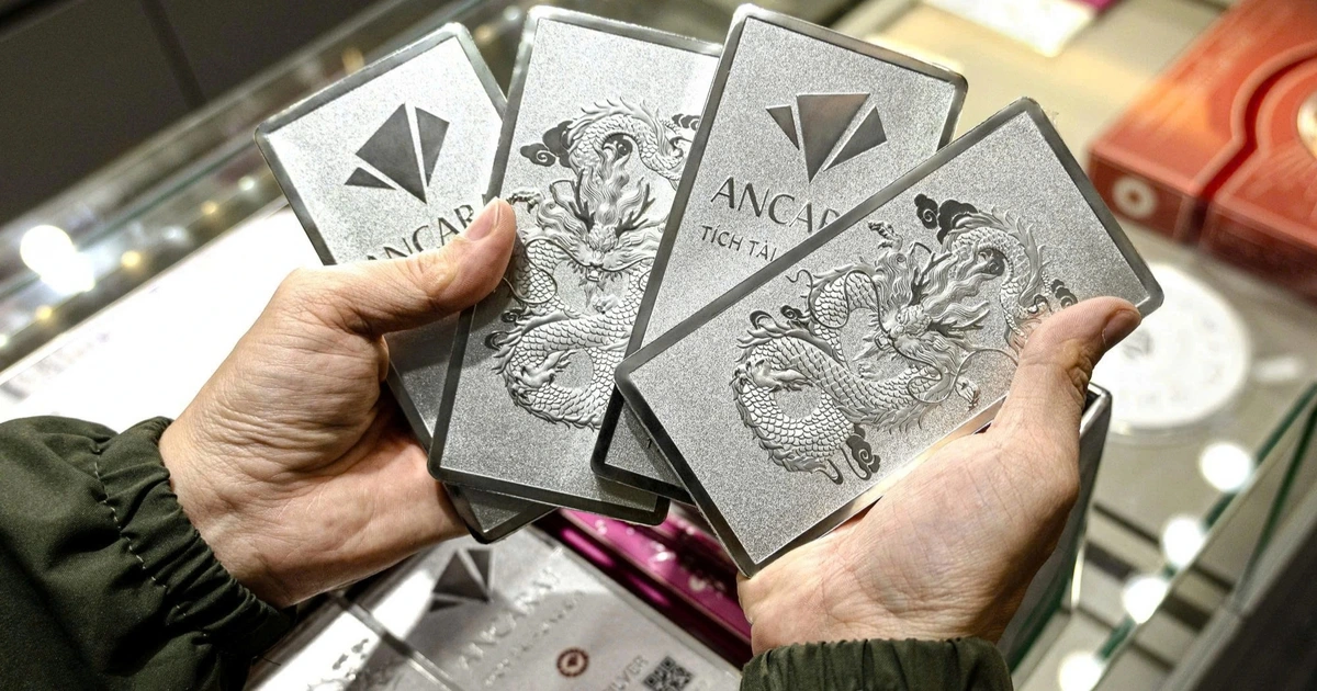 Rủi ro cực lớn khi mua bán bạc trên giấy tại 'chợ đen'