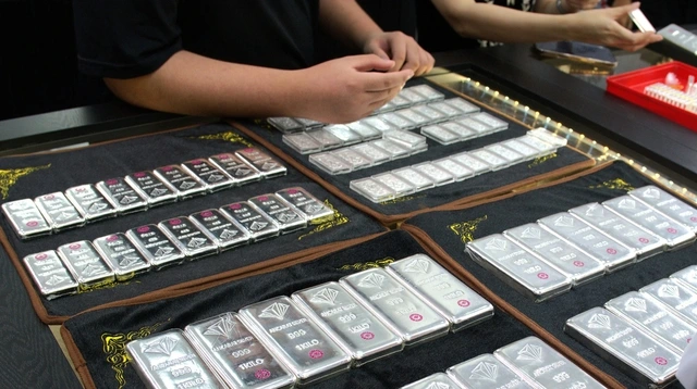 Chuyên gia nói về kịch bản giá bạc đảo chiều đột ngột - Ảnh 1