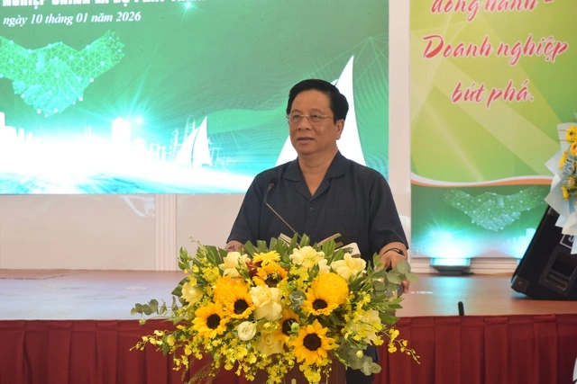 Chủ tịch tỉnh An Giang: Doanh nghiệp bị 'hành' thì phản ánh trực tiếp cho Chủ tịch - Ảnh 1