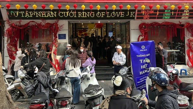 Giá vàng, bạc giảm không phanh - Ảnh 1