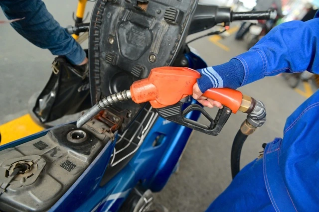 Quỹ bình ổn giá xăng dầu dư hơn 5.600 tỉ đồng - Ảnh 1