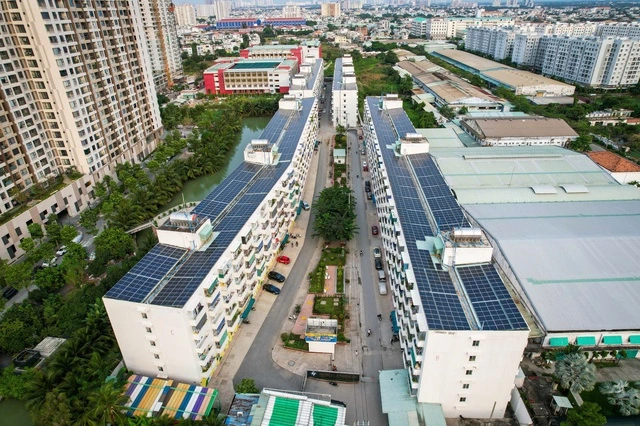 Bộ Công thương nâng mức bán điện mặt trời dư lên lưới tối đa 50% - Ảnh 1