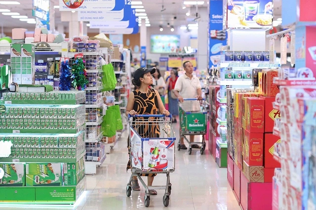 Vì sao giá trứng gà, thịt heo tăng mạnh? - Ảnh 1