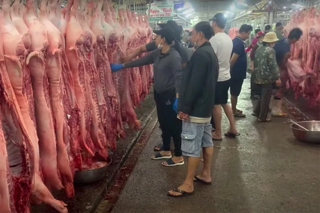 Vì sao giá trứng gà, thịt heo tăng mạnh? - Ảnh 2