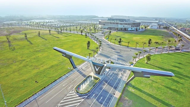 VinFast dẫn dắt thị trường ô tô Việt, người tiêu dùng hưởng lợi toàn diện - Ảnh 1