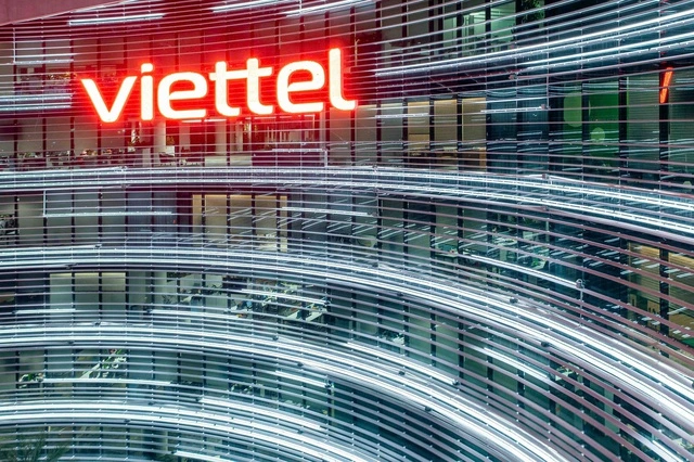 Viettel thu về kỷ lục hơn 220.000 tỉ đồng năm 2025 - Ảnh 1