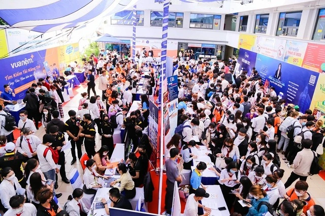 Giải bài toán 'nhân lực vàng' thất nghiệp: Kết nối cung - cầu trên thị trường lao động - Ảnh 1