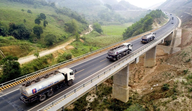 Petrolimex - Hành trình 70 năm của một thương hiệu quốc gia - Ảnh 2