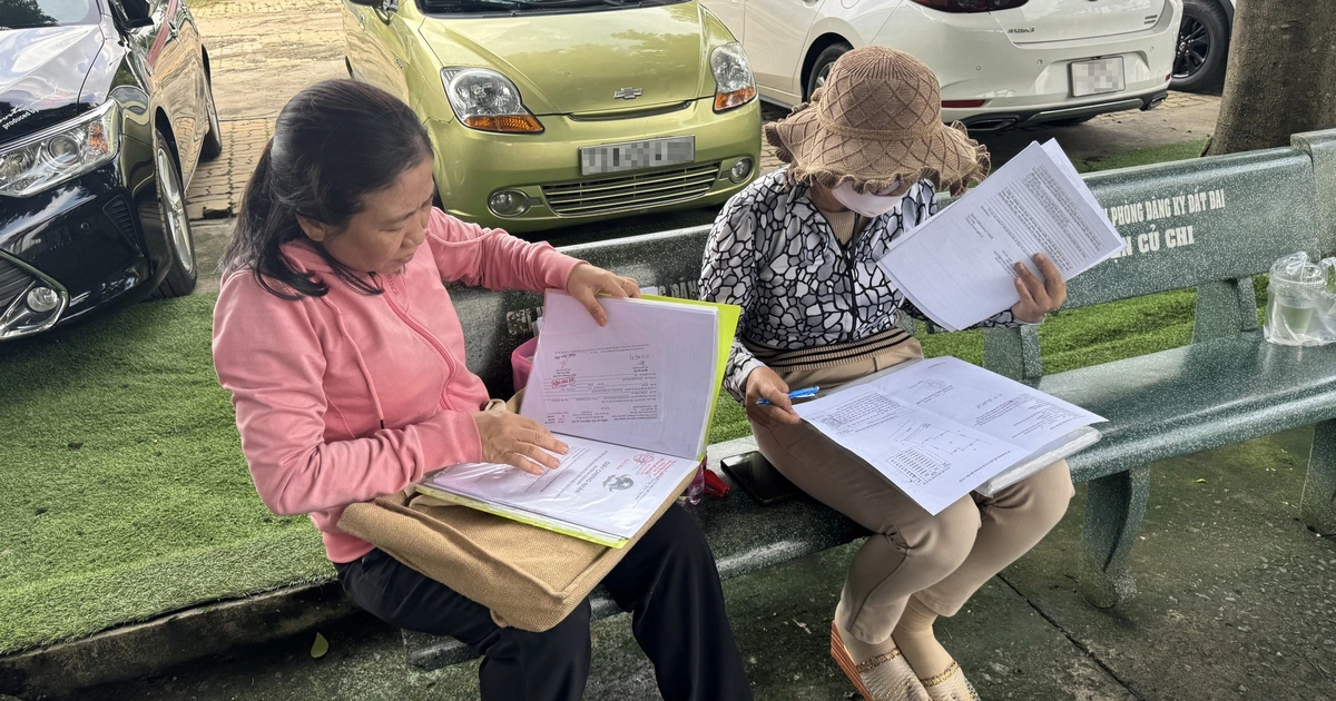 Mướt mồ hôi với các tờ khai thuế