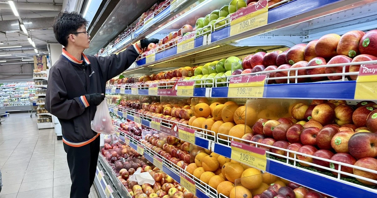 Trái cây ngoại ồ ạt về Việt Nam đón tết