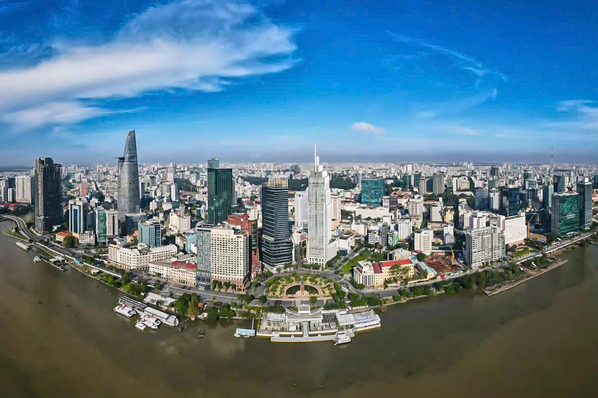 Việt Nam hướng đến trung tâm dịch vụ của khu vực - Ảnh 1