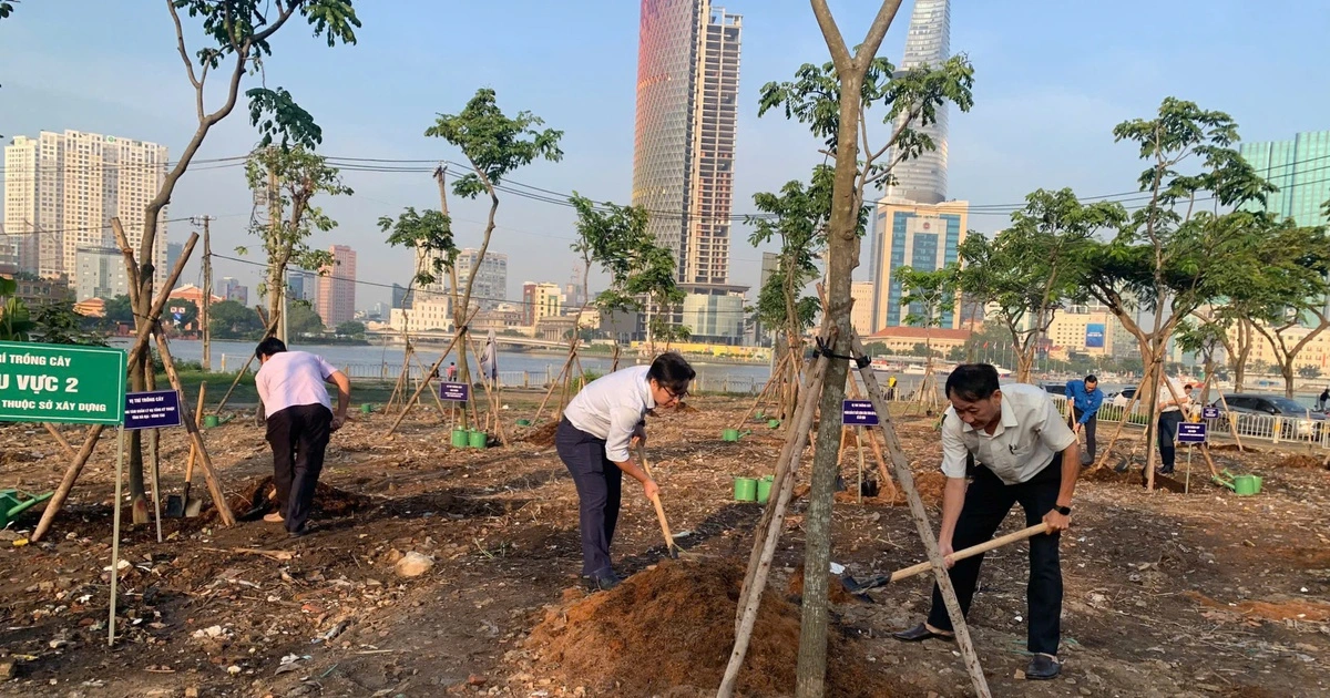 TP.HCM ra quân trồng 200 cây xanh dọc sông Sài Gòn