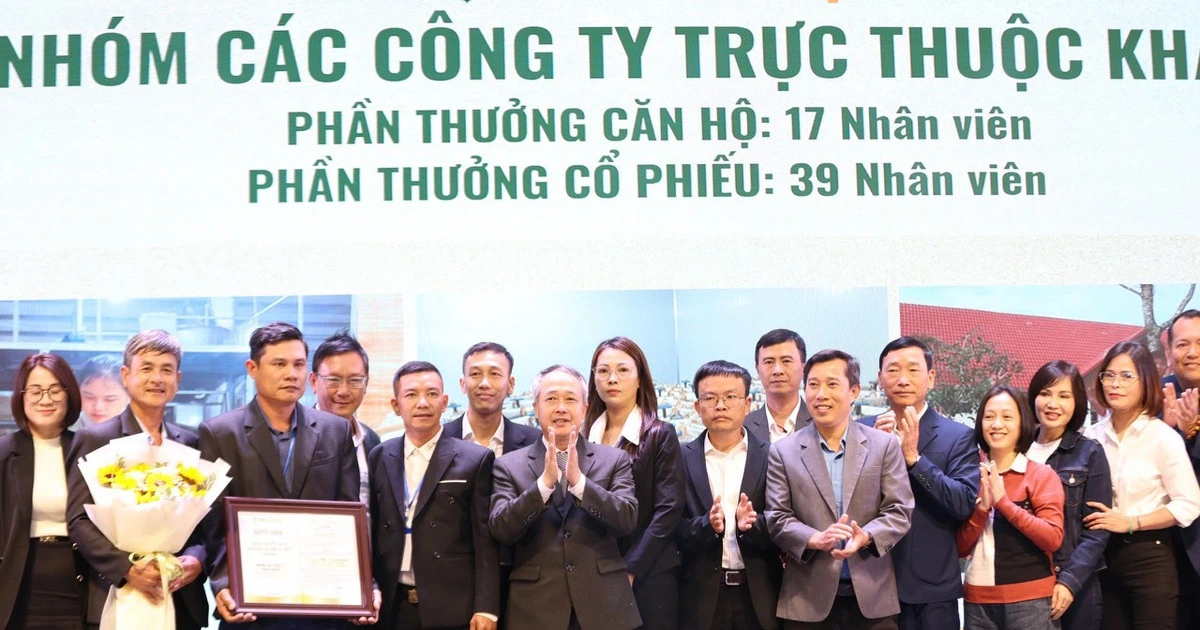 Bầu Đức tặng căn hộ tiền tỉ cho 160 người lao động