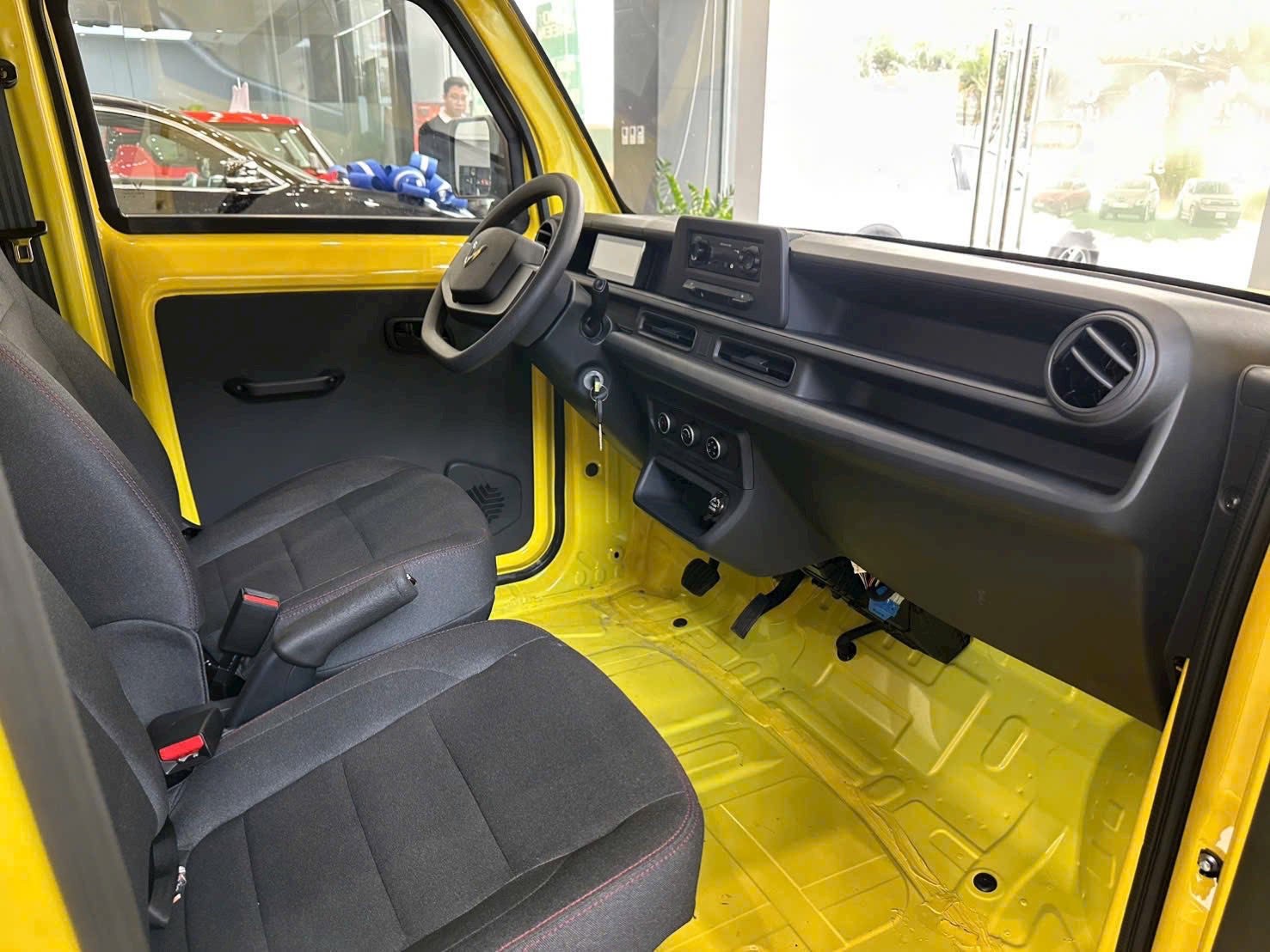 Lộ ảnh VinFast EC Van bản cửa lùa: Chưa rõ là xe thương mại hay AI, tăng sức cạnh tranh 'Su cóc' - Ảnh 7