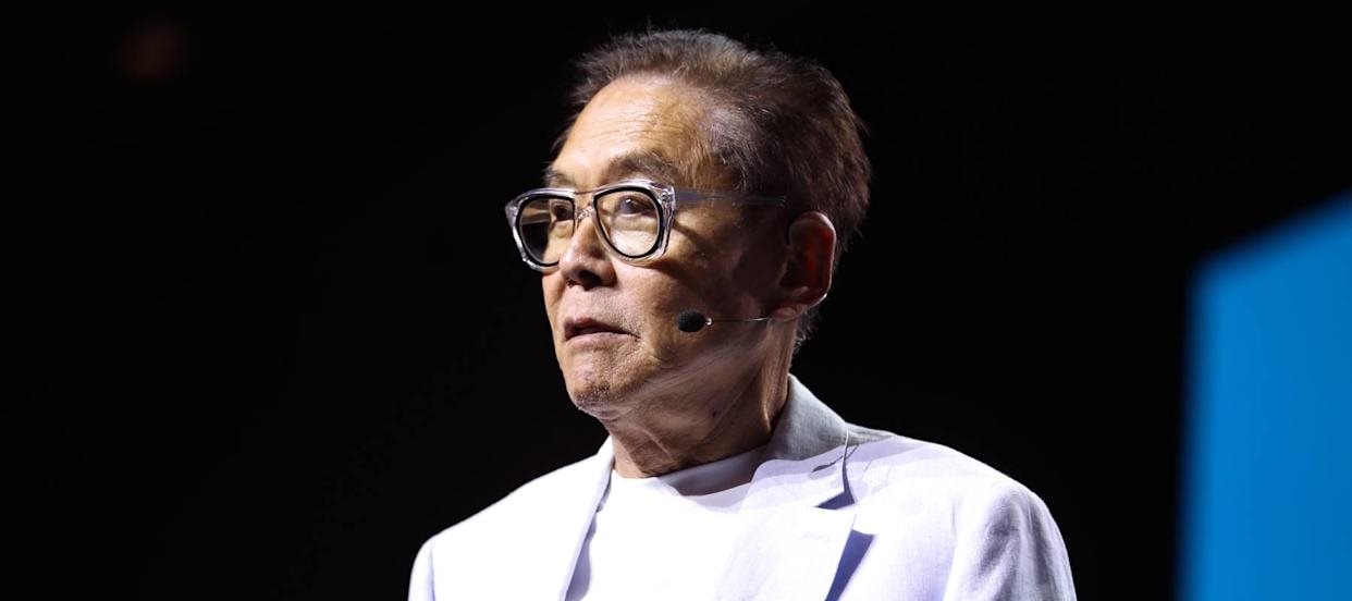 Nhận định bất ngờ của tác giả ‘Cha giàu, cha nghèo’ về vàng gây tranh cãi - Ảnh 1