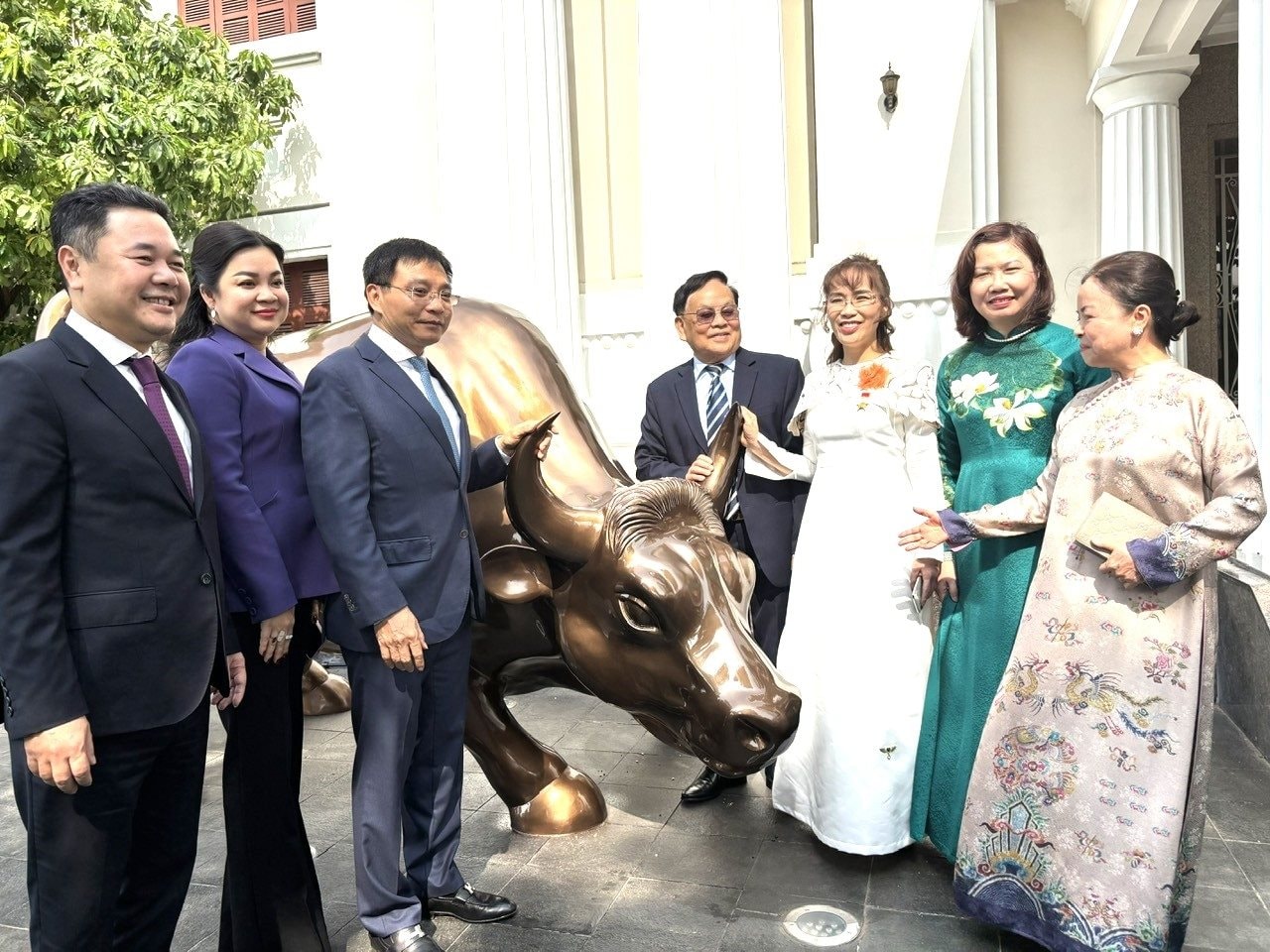 3 nữ tướng Nguyễn Thanh Phượng, Nguyễn Thị Phương Thảo, Nguyễn Thị Mai Thanh cùng xuất hiện tại Lễ đánh cồng - Ảnh 1