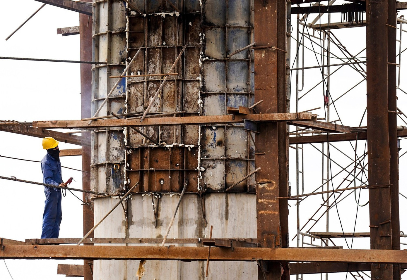 300 kỹ sư, công nhân làm việc xuyên kỳ nghỉ trên công trường Vành đai 3 TPHCM - Ảnh 1