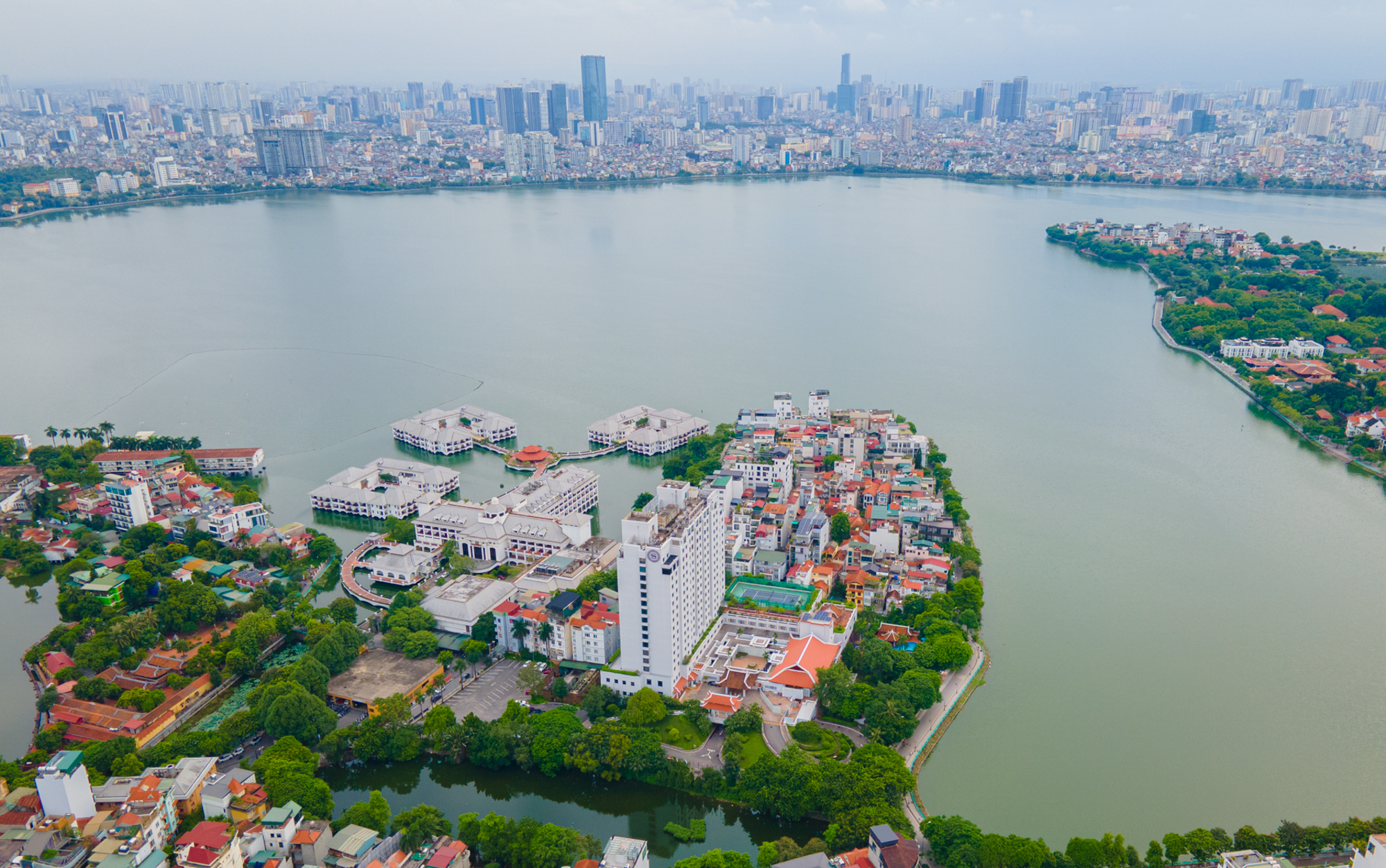 Toàn cảnh dự án 30.000 tỷ giúp hồ Tây “lột xác”: Giữ nguyên mặt nước, thêm vườn hoa, quảng trường nổi và bãi xe ngầm - Ảnh 1