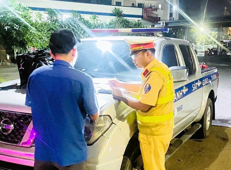 Xử phạt 72 triệu đồng xe khách 'nhồi nhét' thêm 16 người trên tuyến Vũng Tàu - Cần Thơ - Ảnh 1