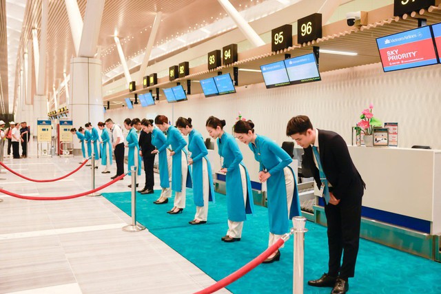 Vietnam Airlines mong được thông cảm - Ảnh 2