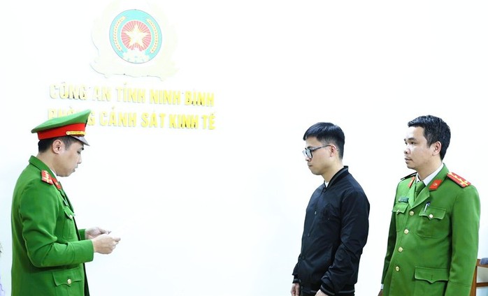 Bắt người đàn ông kinh doanh vàng bạc bỏ ngoài doanh thu 1.500 tỉ đồng - Ảnh 1