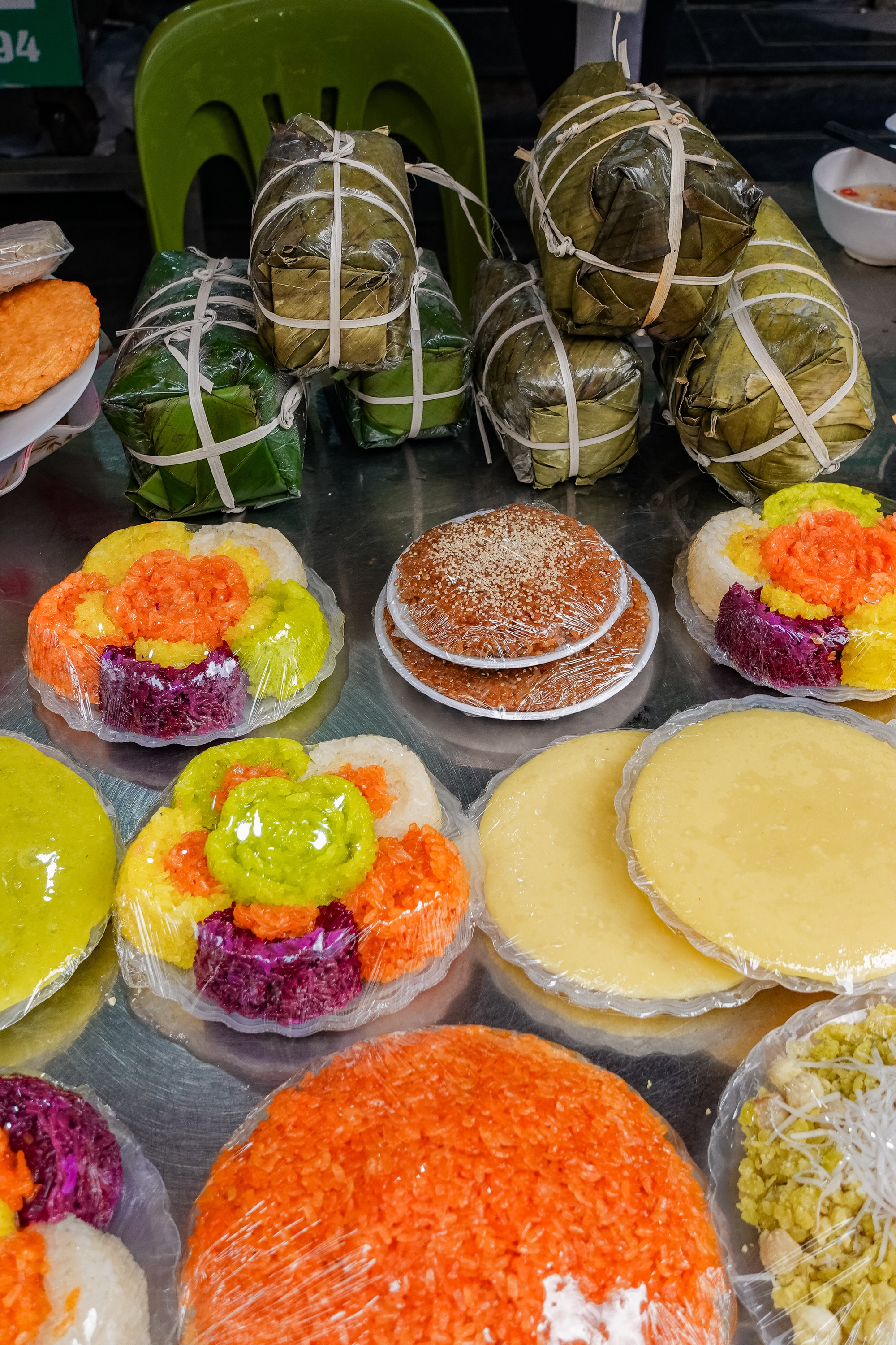 Gà luộc 1 triệu/con vẫn đổ xô mua - đây là khu chợ hot nhất Hà Nội hôm nay! - Ảnh 11