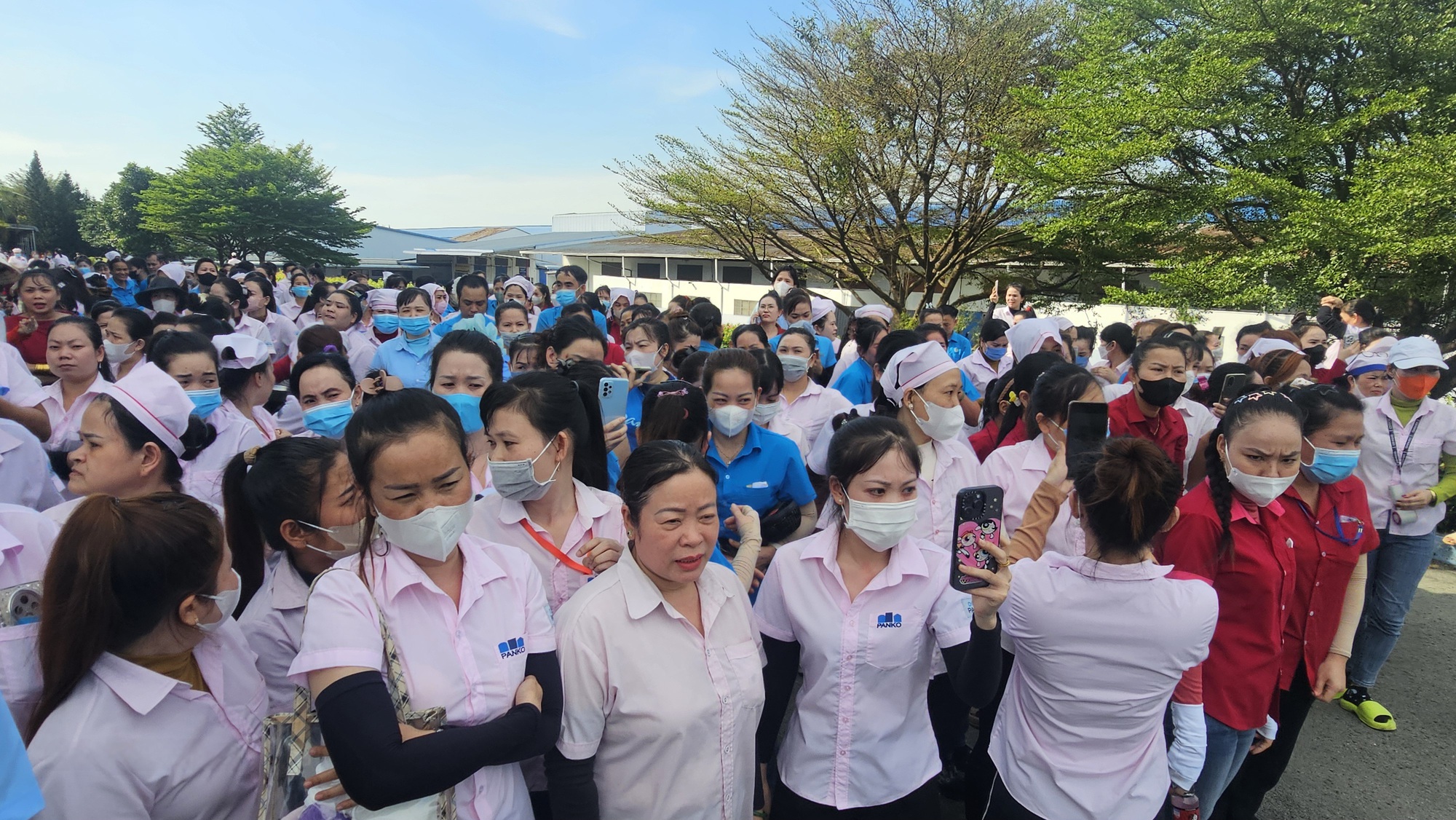 Vụ Công ty TNHH Panko Vina ngưng hoạt động: LĐLĐ TPHCM hỗ trợ mỗi công nhân 1 triệu đồng - Ảnh 1