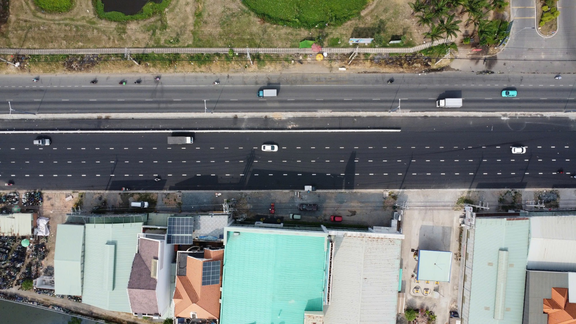 Hình hài Quốc lộ 13 đoạn qua khu vực Bình Dương sau nhiều năm thi công - Ảnh 2