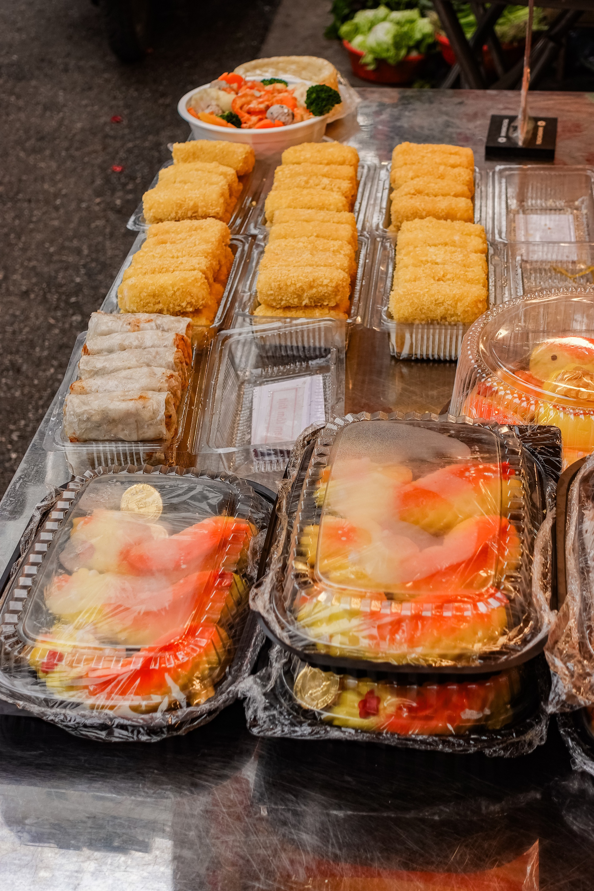 Gà luộc 1 triệu/con vẫn đổ xô mua - đây là khu chợ hot nhất Hà Nội hôm nay! - Ảnh 10