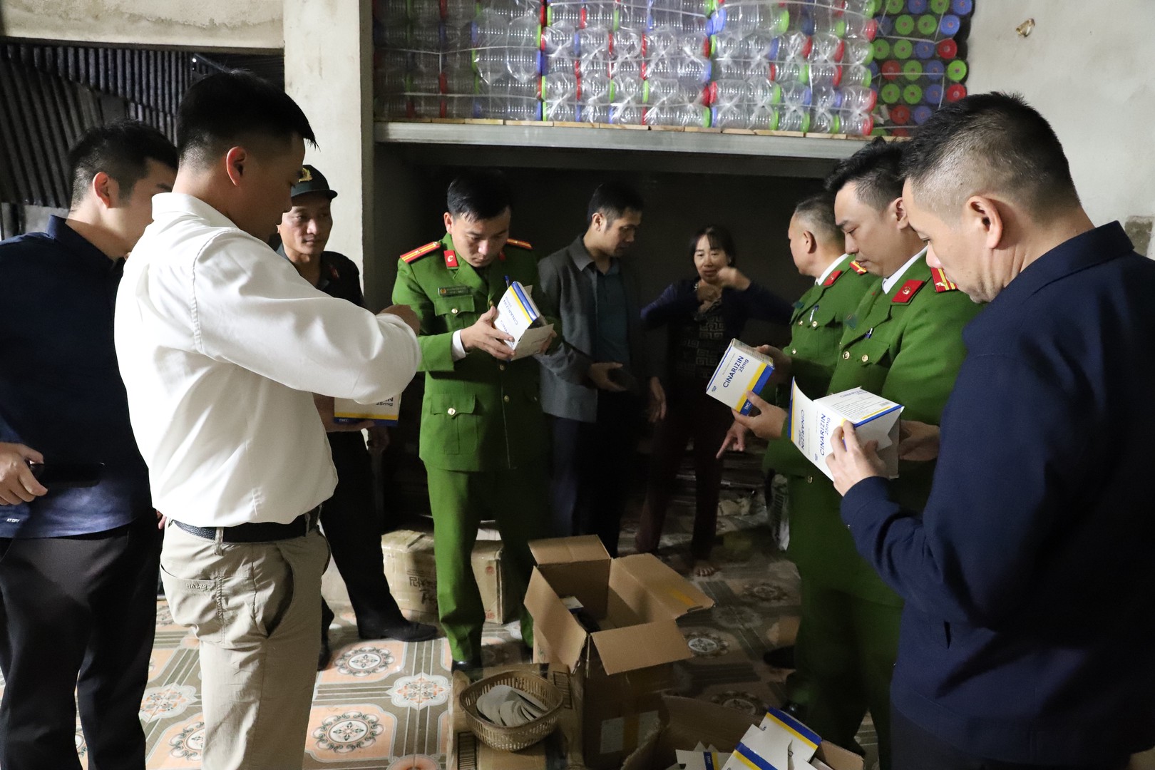 Mua thuốc đông y về uống liền ăn khỏe ngủ ngon, tăng cân nhanh, công an Việt Nam lập tức vào cuộc theo dõi - Ảnh 3