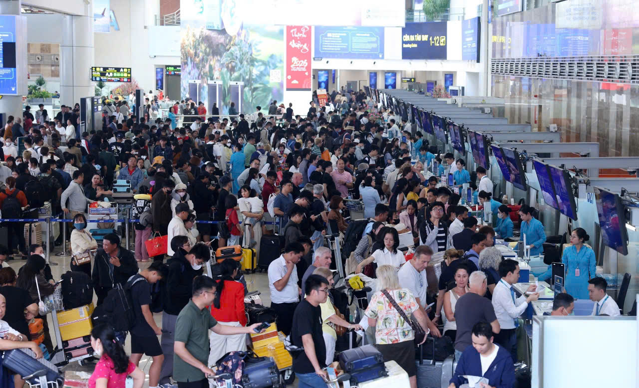 Hàng không Việt khai thác 9.100 chuyến bay dịp Tết: Ba sân bay lớn đồng loạt lập kỷ lục - Ảnh 1