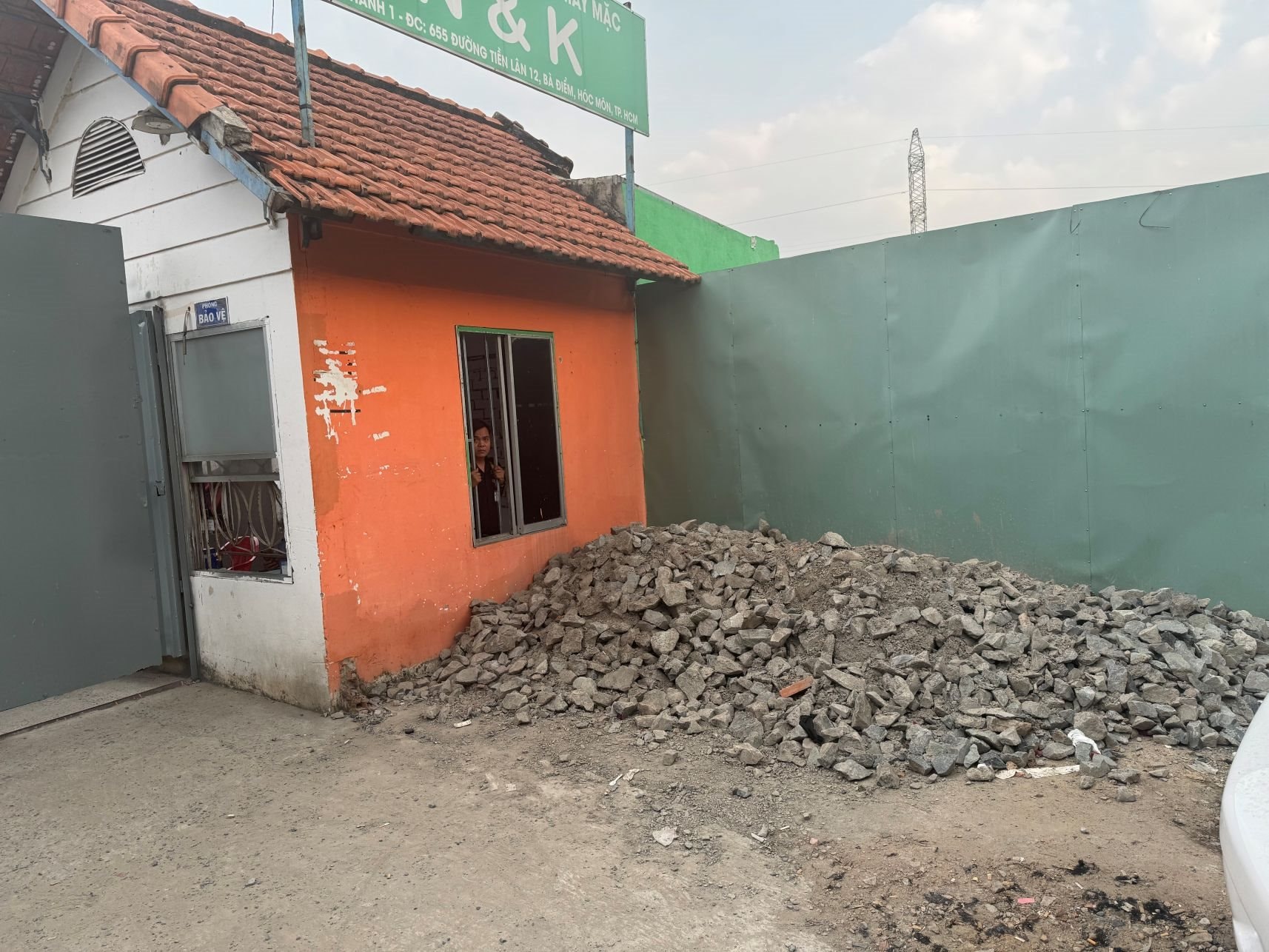 Doanh nghiệp bị giang hồ 'khủng bố' vì nợ 240 triệu, dọa báo công an thì nhận tin nhắn: 'Em báo nhanh đi' - Ảnh 1