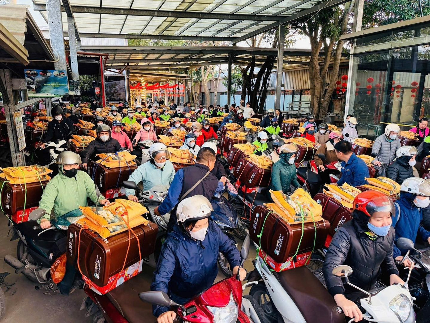 Lương tăng, thưởng Tết cao nhất 1,8 tỷ đồng - Ảnh 2