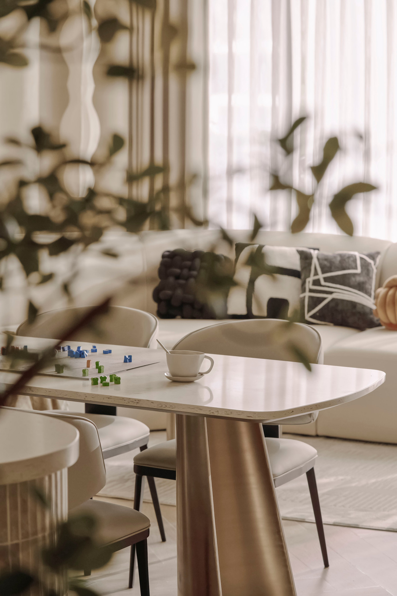 Tận dụng ánh sáng tự nhiên lan tỏa toàn bộ không gian của ngôi nhà hơn 120m2 - Ảnh 7