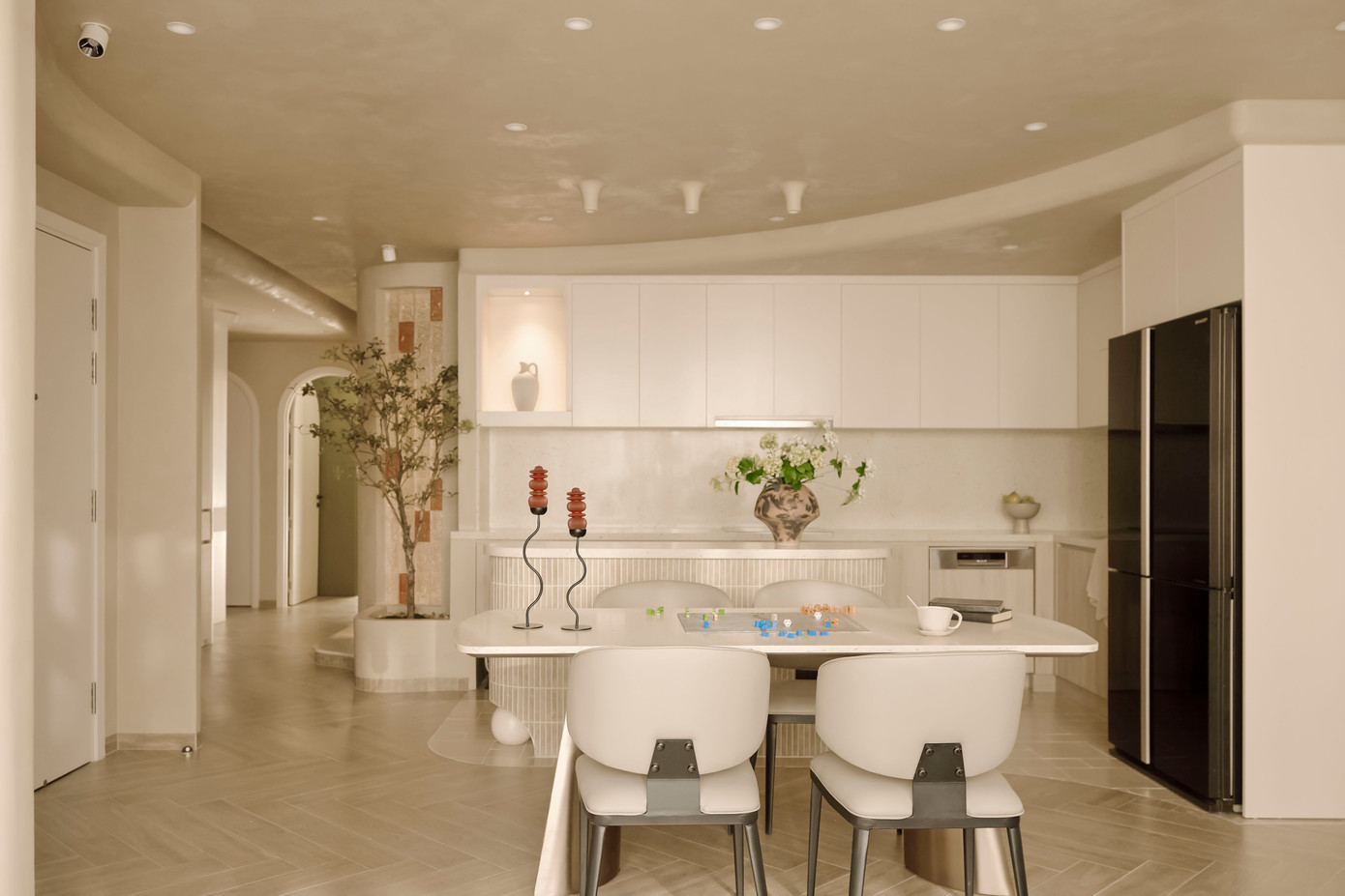 Tận dụng ánh sáng tự nhiên lan tỏa toàn bộ không gian của ngôi nhà hơn 120m2 - Ảnh 6