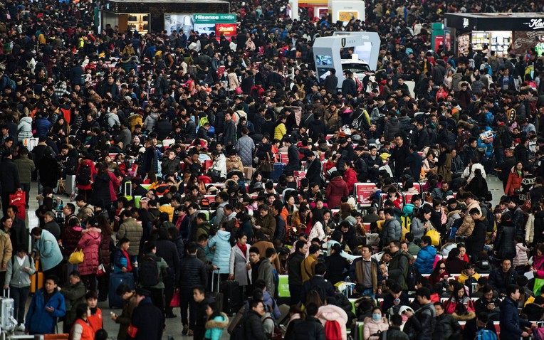 Trung Quốc thu gần 100 tỷ USD trong một kỳ nghỉ, năm nay có thể hơn - Ảnh 1