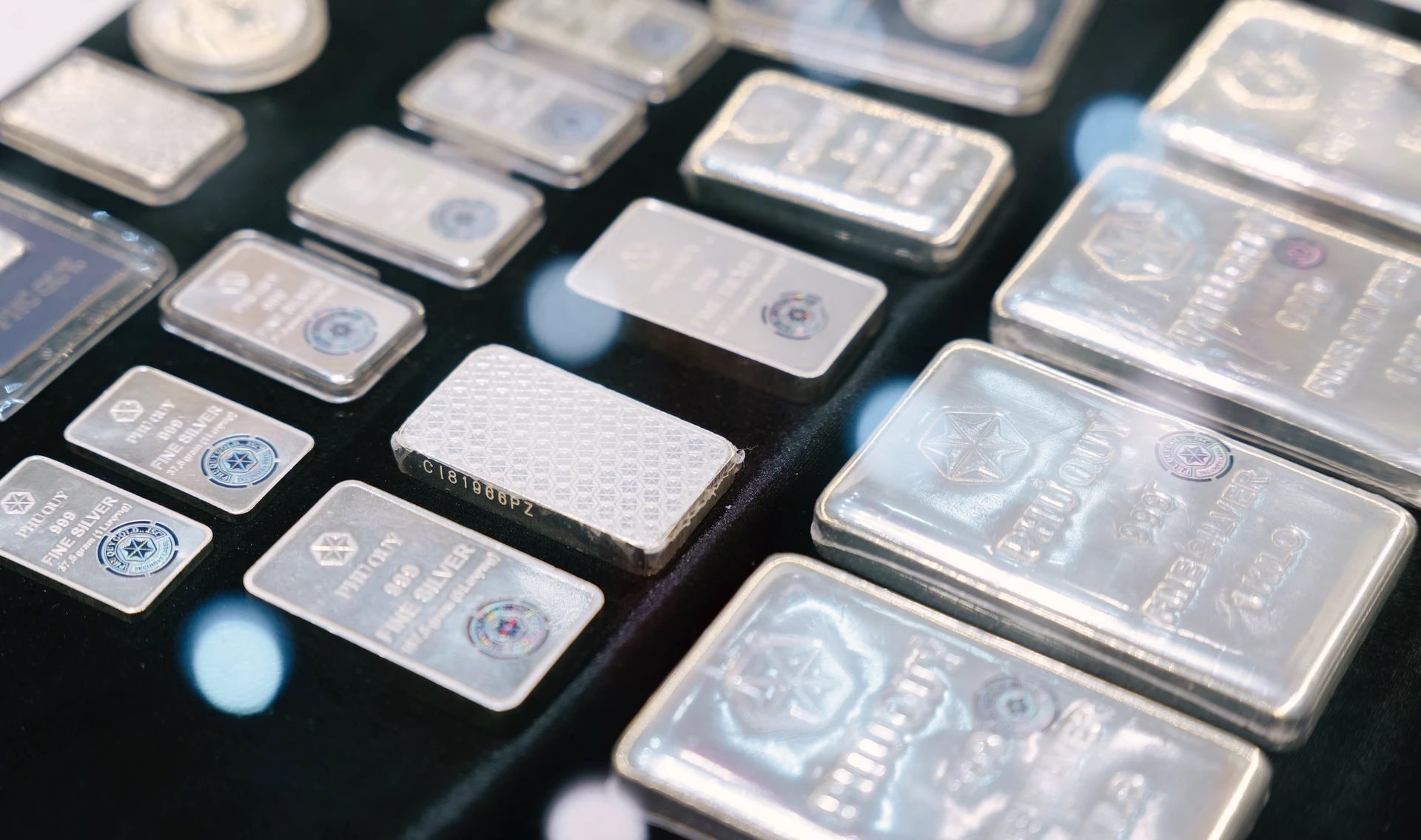 Giá bạc thỏi bật tăng sáng ngày 9/2 - Ảnh 1