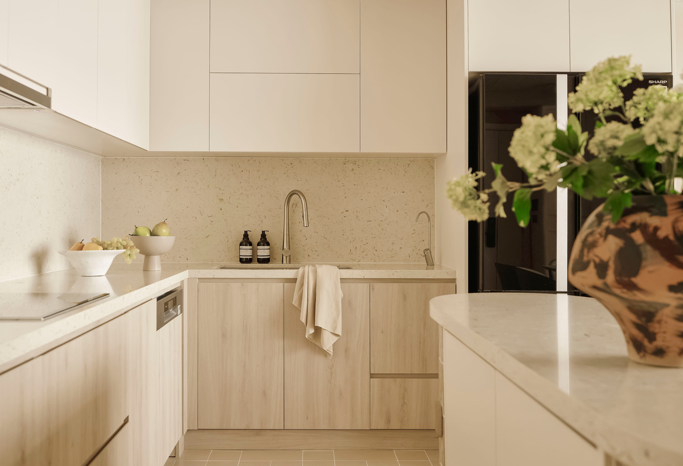 Tận dụng ánh sáng tự nhiên lan tỏa toàn bộ không gian của ngôi nhà hơn 120m2 - Ảnh 10