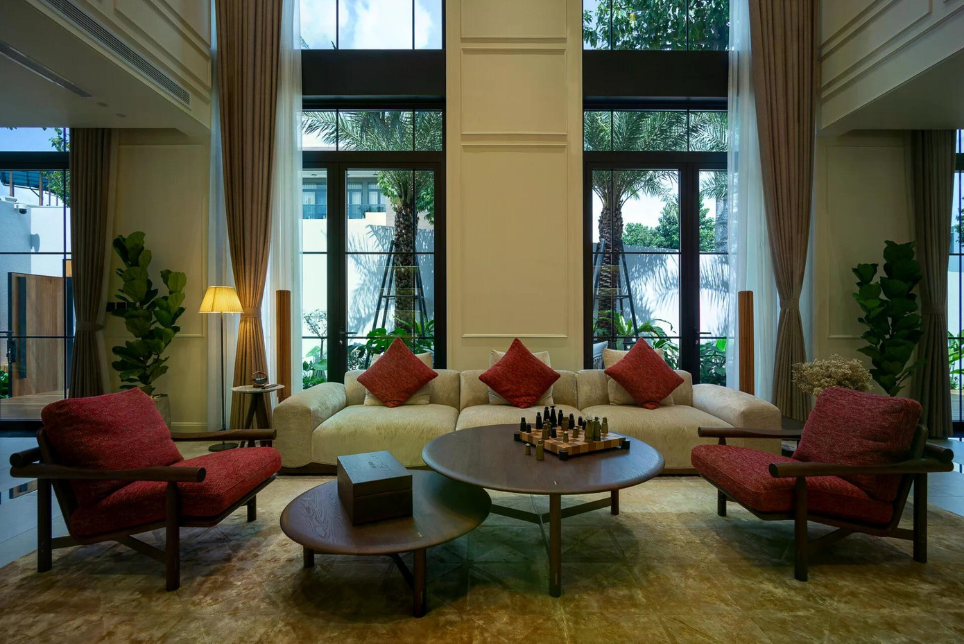 Biệt thự tân cổ điển tối giản, hoà mình với thiên nhiên - Ảnh 4