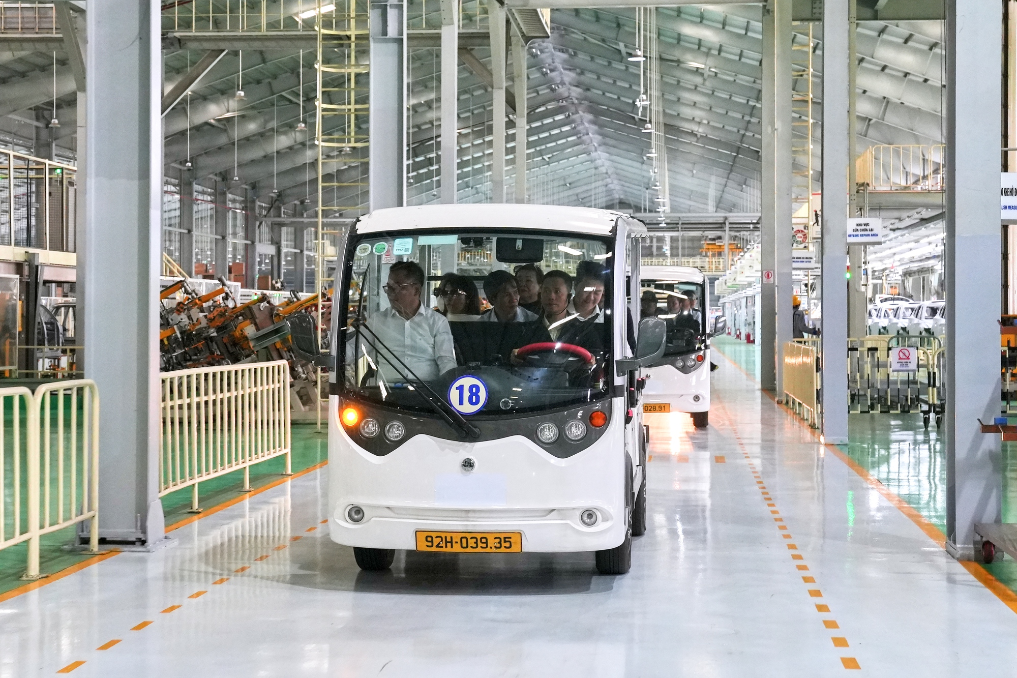 Bán 90.000 xe ô tô, nuôi 155.000 con bò, THACO của tỷ phú Trần Bá Dương nộp ngân sách hơn 21.000 tỷ trong năm 2025 - Ảnh 2