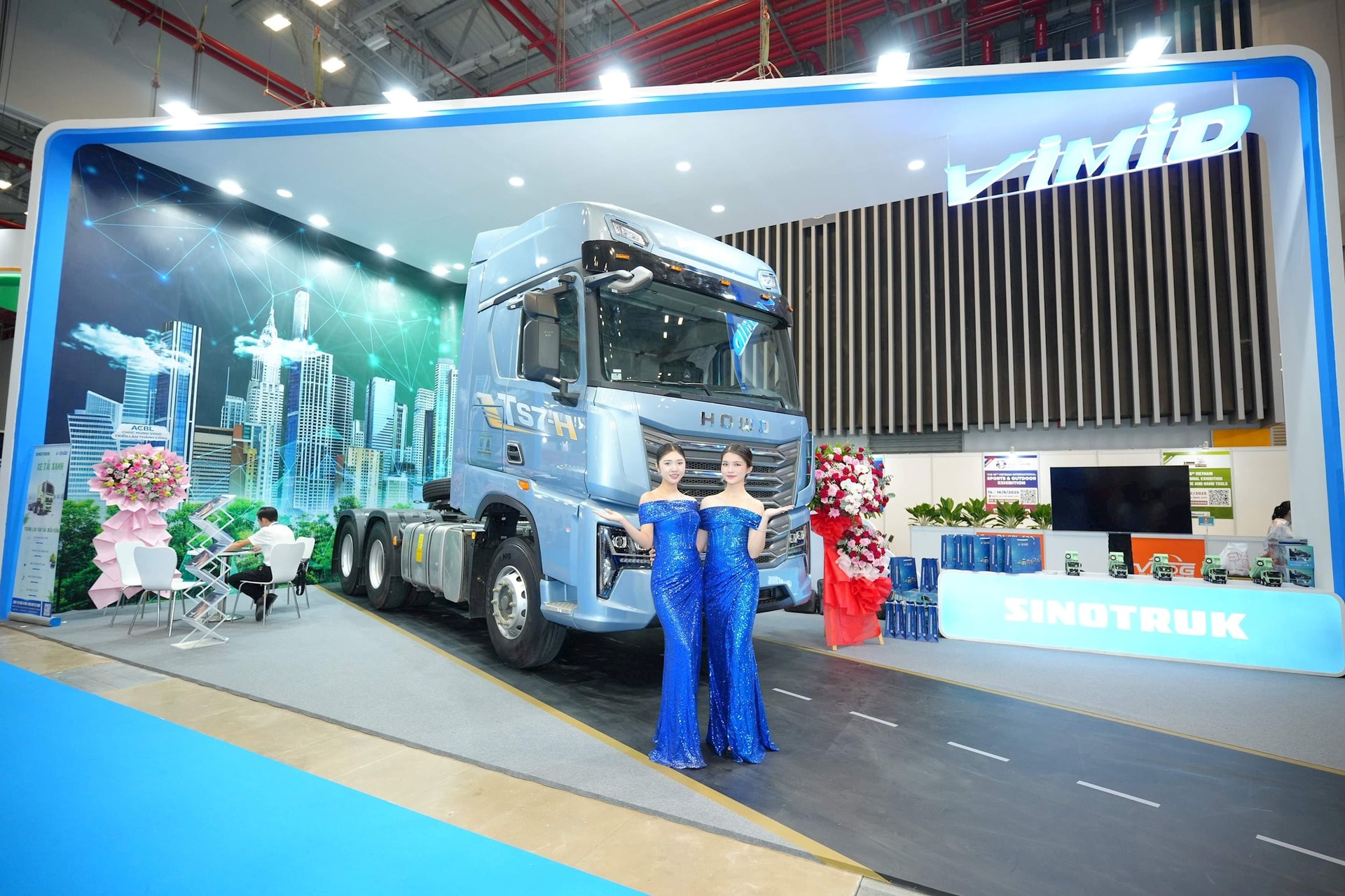 Công ty bán xe tải Trung Quốc báo lãi kỷ lục, vượt xa trùm buôn xe Mercedes và G-Automobile, cổ phiếu bốc đầu - Ảnh 1