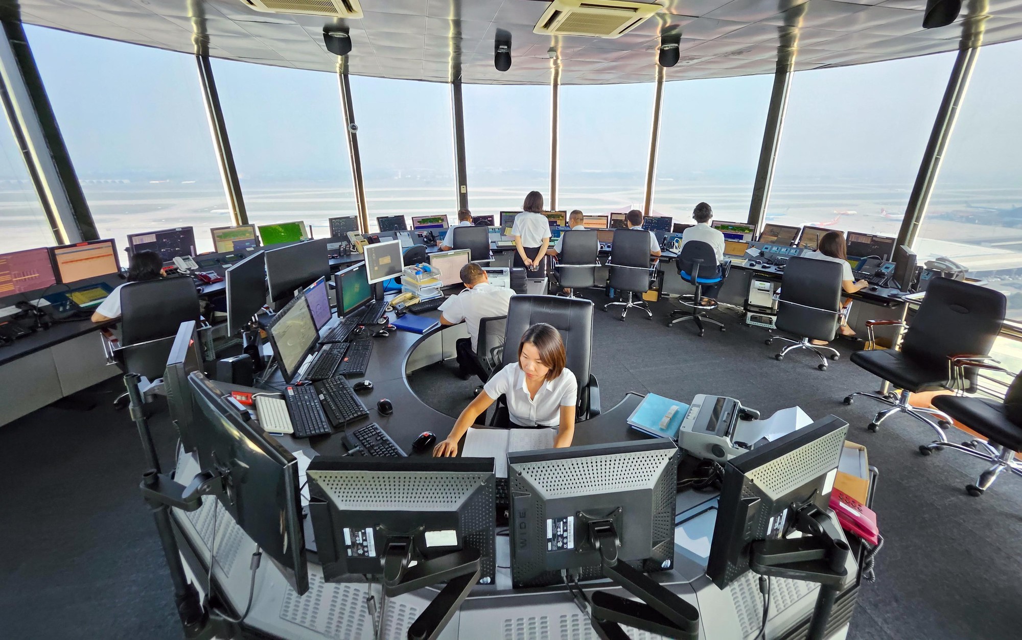 Vé máy bay Tết căng thẳng, hàng không tăng chuyến, thuê thêm 19 máy bay - Ảnh 2