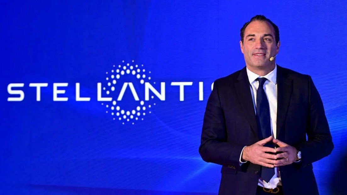 Lỗ nặng vì làm xe điện, hãng ô tô nổi tiếng ‘đốt’ 26 tỷ USD để quay về làm xe xăng, tân CEO thừa nhận sai lầm - Ảnh 2