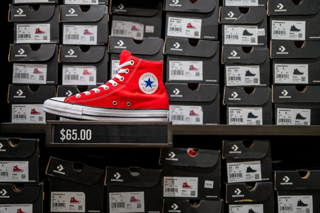 Thương hiệu giày Converse chao đảo, doanh số thấp nhất 15 năm, nhân viên được yêu cầu làm việc tại nhà để chờ tin sa thải - Ảnh 2