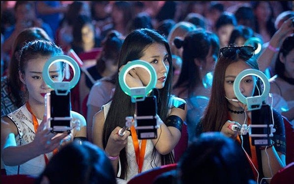 Cú sốc marketing: KOL/KOC hết thời, SEO bị khai tử, doanh nghiệp phải nịnh nọt AI, những 'Influencer' quyền lực nhất thế giới với 800 triệu fan mỗi tuần - Ảnh 3