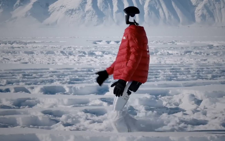 Robot hình người của Trung Quốc lập kỳ tích đi bộ tự hành giữa "chảo băng" -47,4°C tại Tân Cương - Ảnh 1