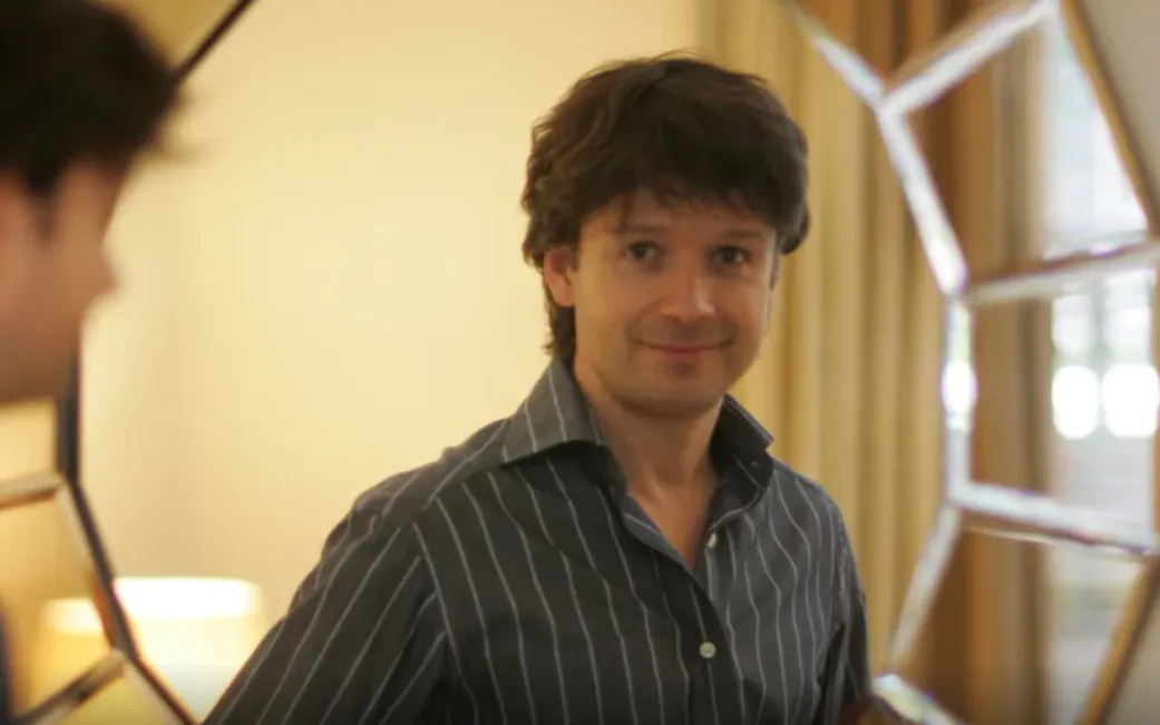 Nhà đồng sáng lập hãng thời trang Asos ngã từ ban công tòa nhà cao tầng ở Thái Lan - Ảnh 1