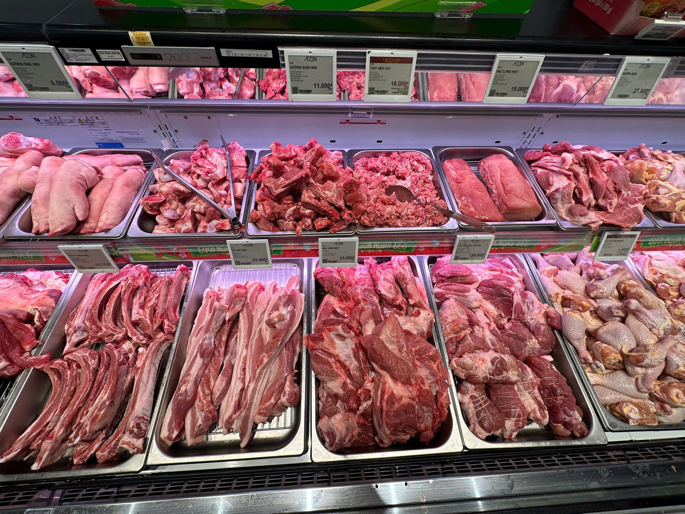 Mùng 2 Tết: Siêu thị ngập rau thịt, khách vắng tanh vắng ngắt - Ảnh 6