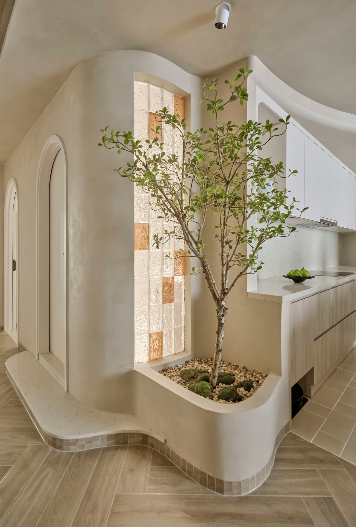 Tận dụng ánh sáng tự nhiên lan tỏa toàn bộ không gian của ngôi nhà hơn 120m2 - Ảnh 14